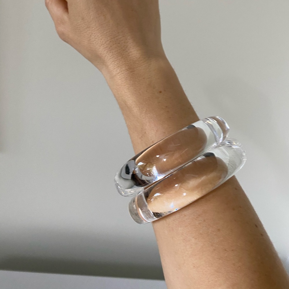 ❌SOLD❌ MONIES Clear Acrylic Slip-On Sofia Bracelet - Picture 3 of 7